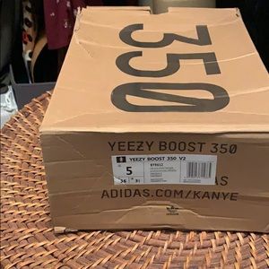 Yeezy Boost 350 V2